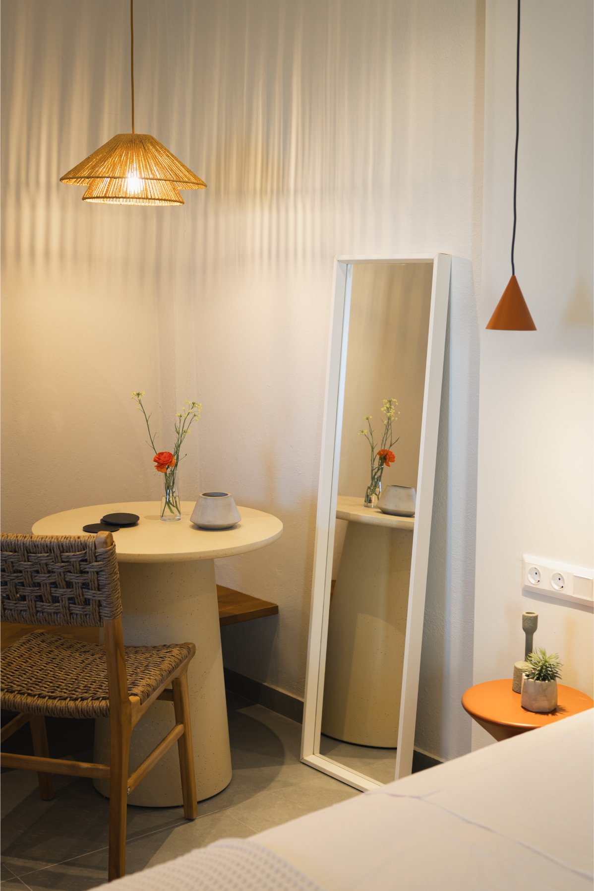Signature Queen Studio - Image 8 of 24