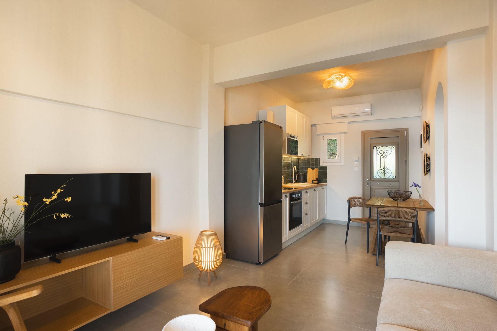 Executive Top Floor Apartment - Image 15 of 25