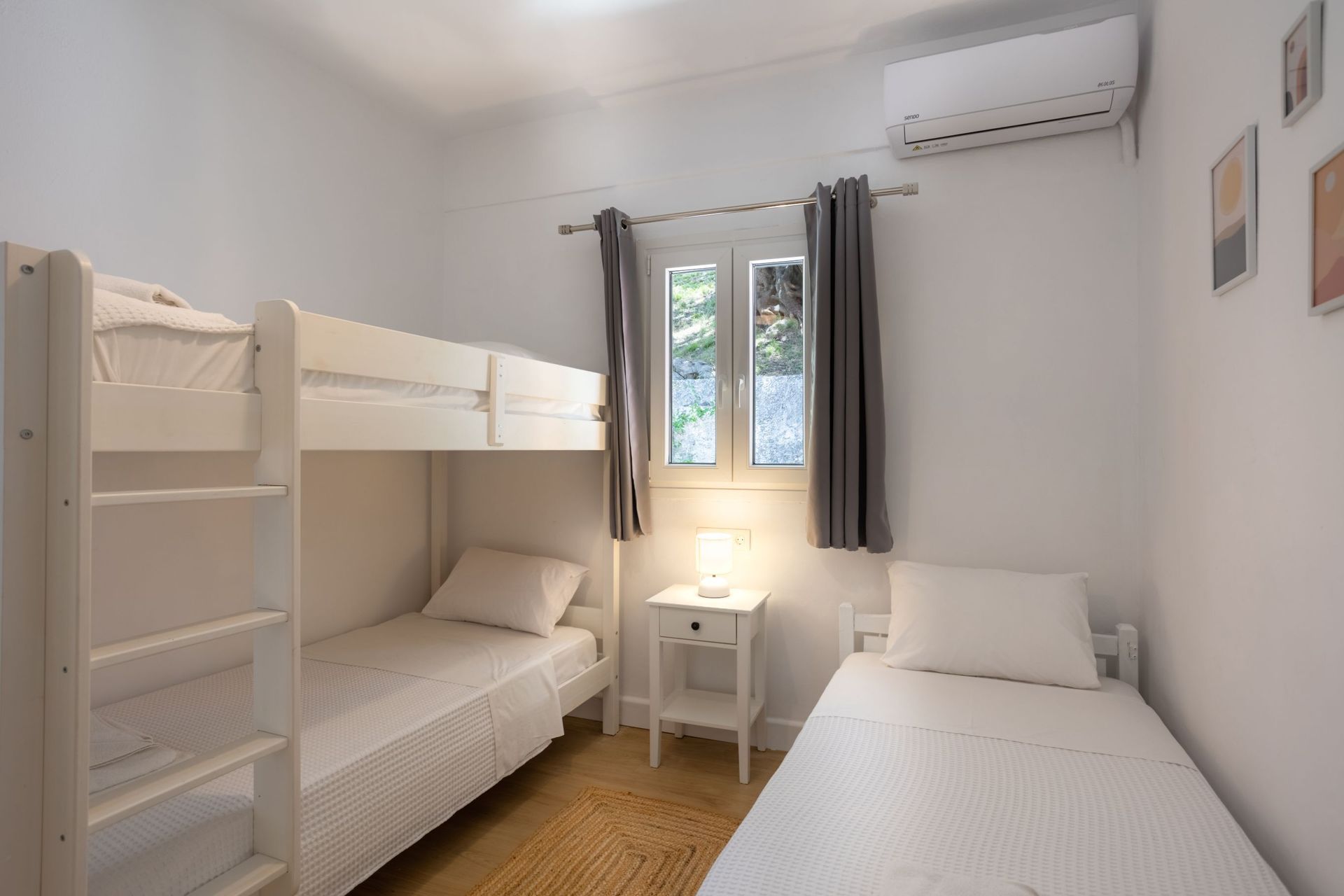 Deluxe Top Floor Apartment - Image 16 of 22