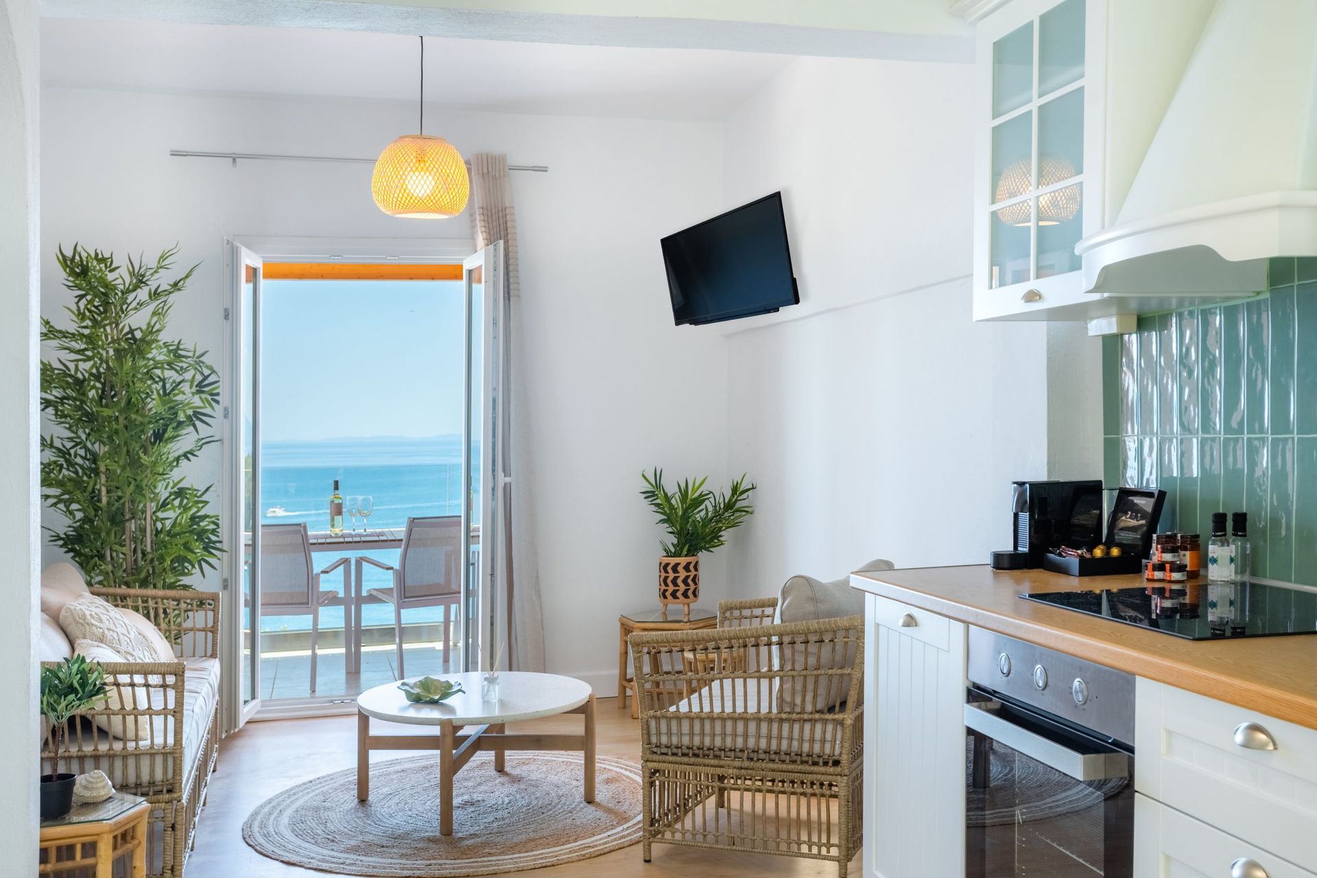 Deluxe Top Floor Apartment - Image 5 of 22